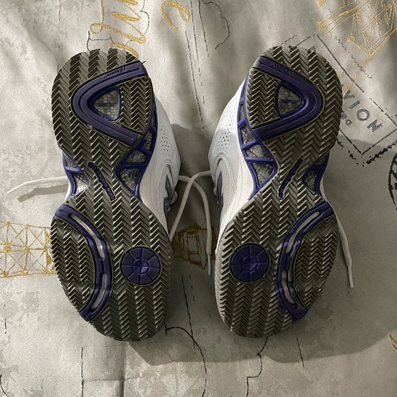 New Balance 806 - Picture 3 of 9